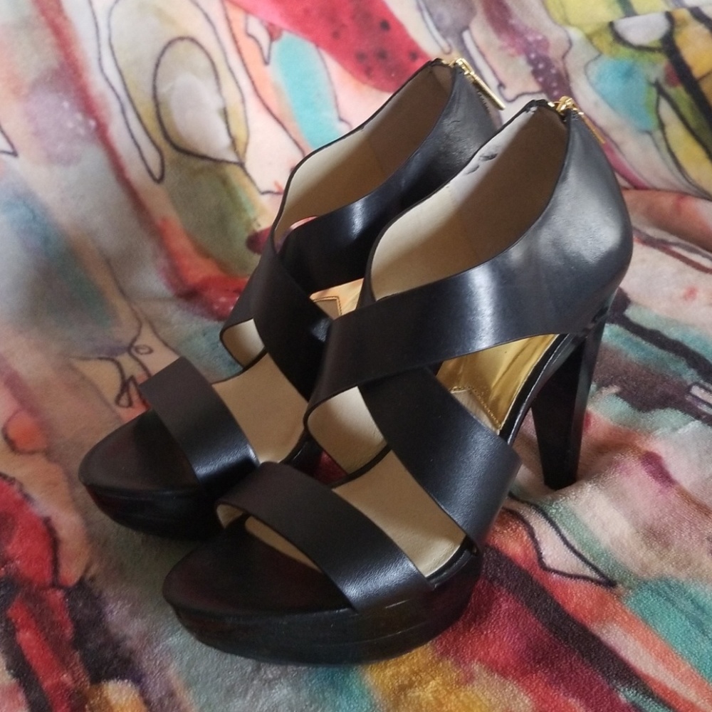 Micheal Kors black going out heels!